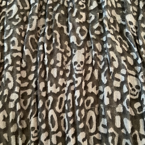 Skull Infinity Scarf - Picture 3 of 7